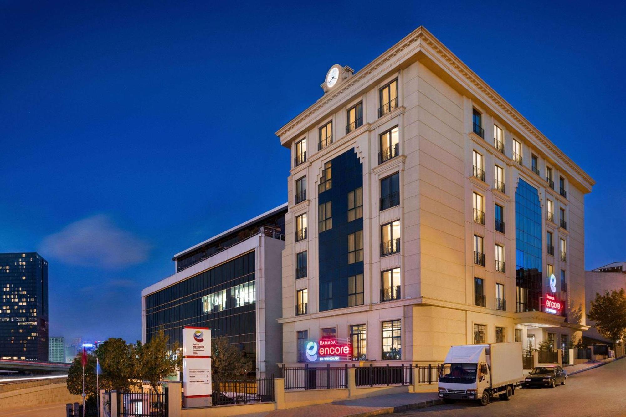 Hotel Ramada Encore By Wyndham Basin Express