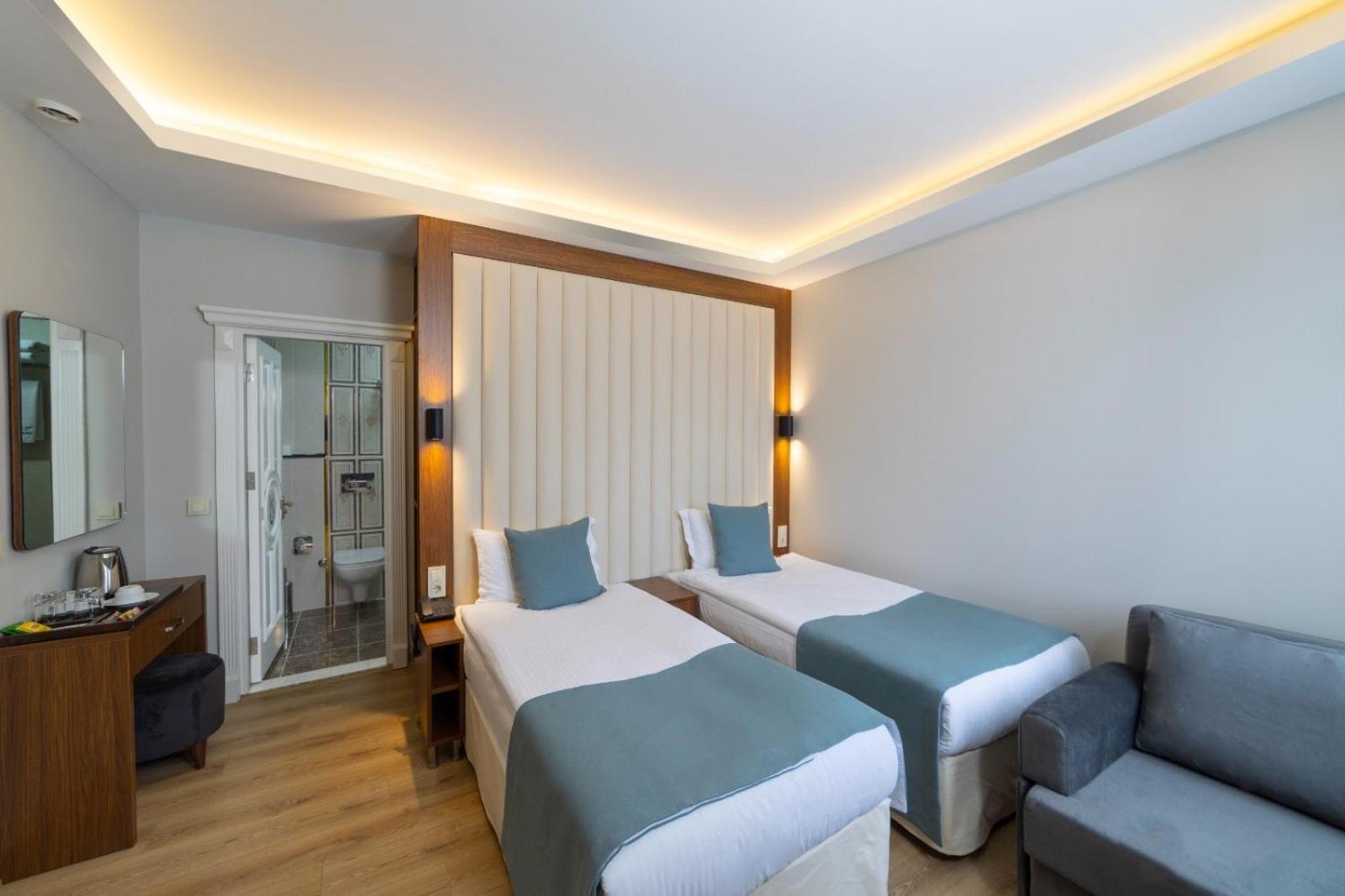 Black Tulip Hotel
