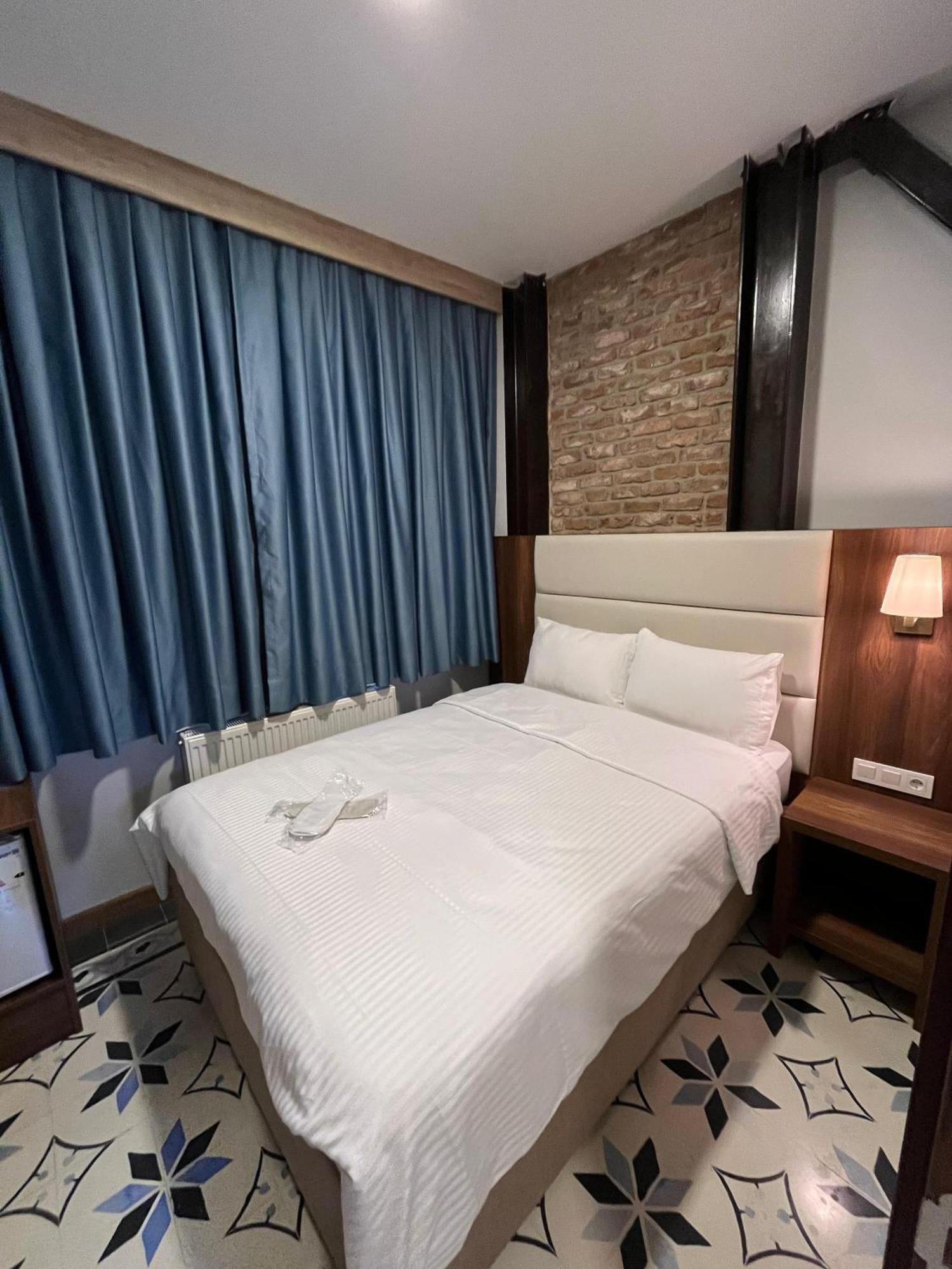 Andi Hotel