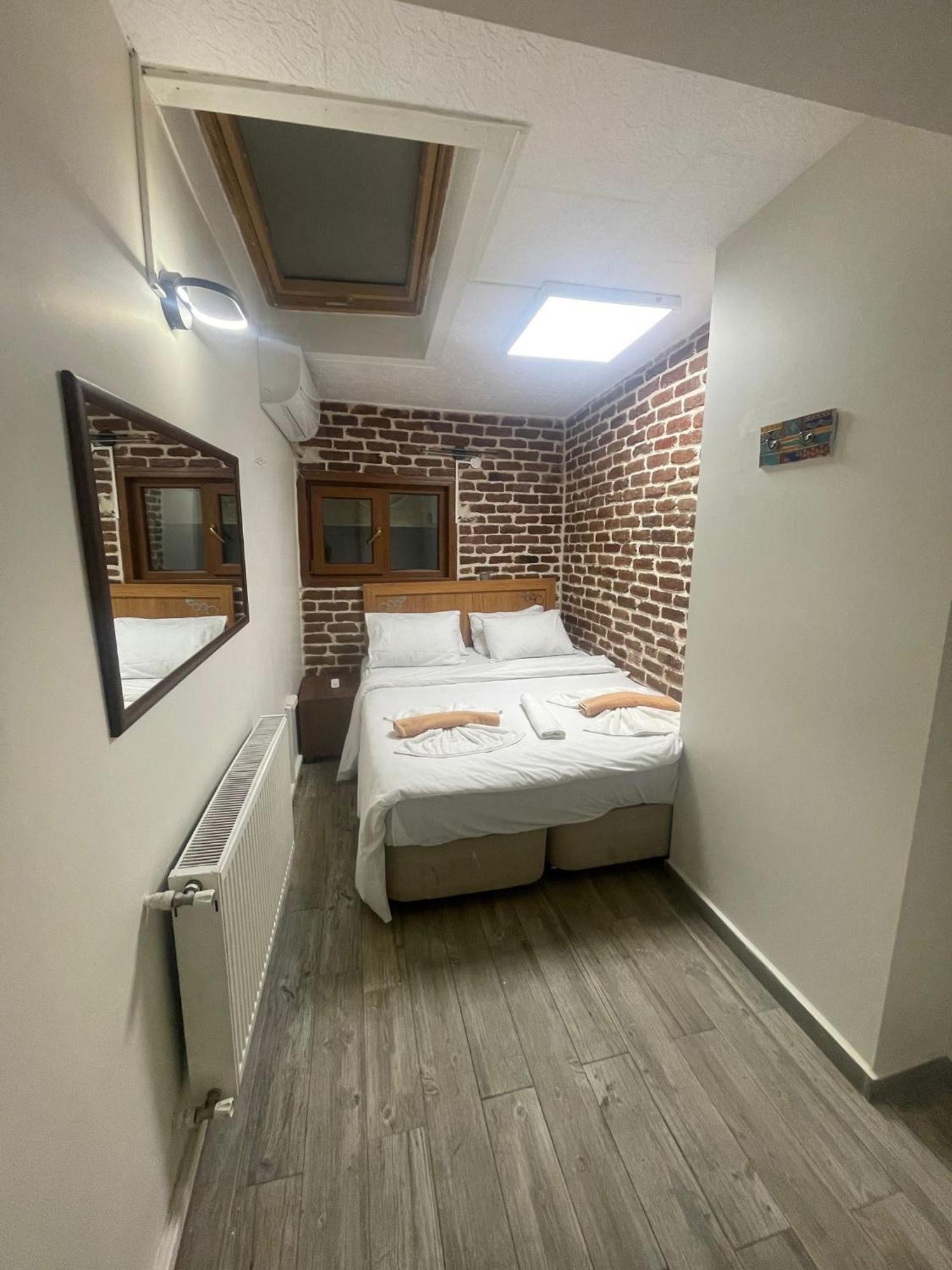 Grand Bella Vista Hostel *