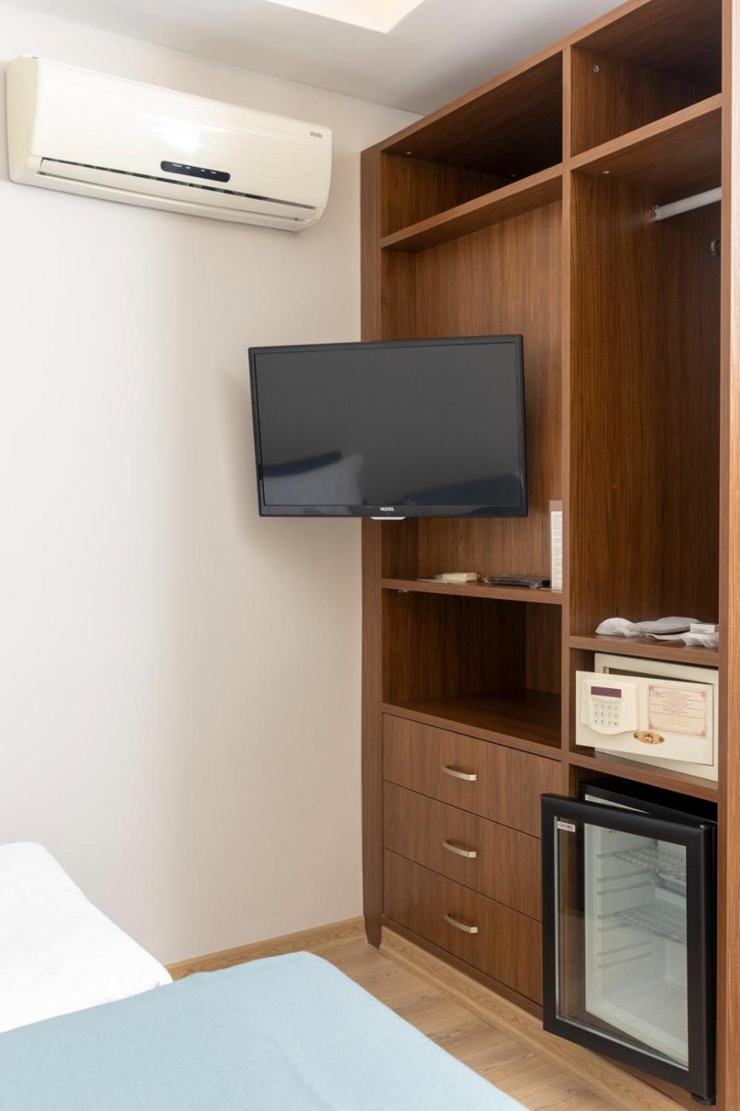 Black Tulip Hotel 4*