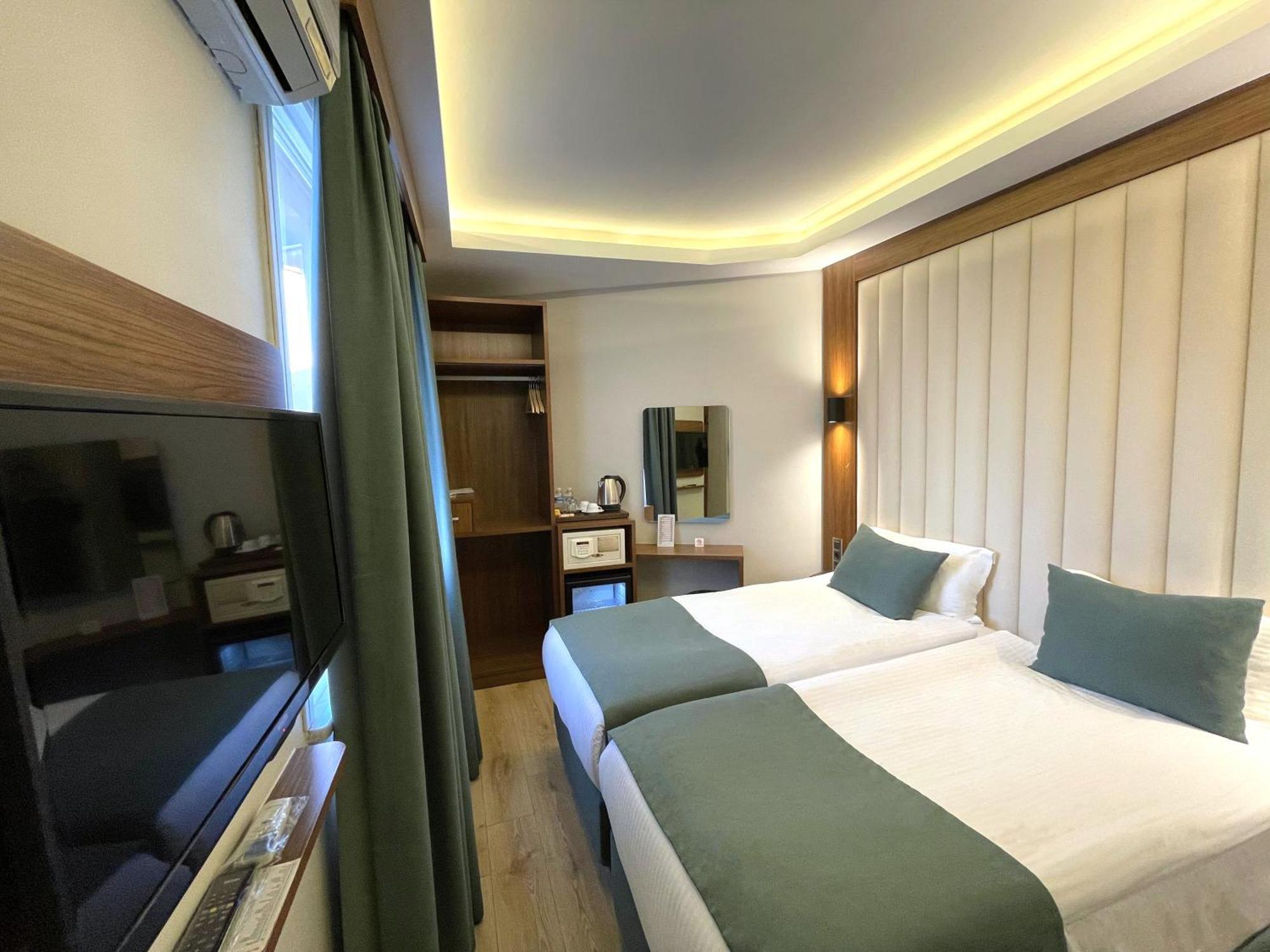 Hotel Black Tulip 4*