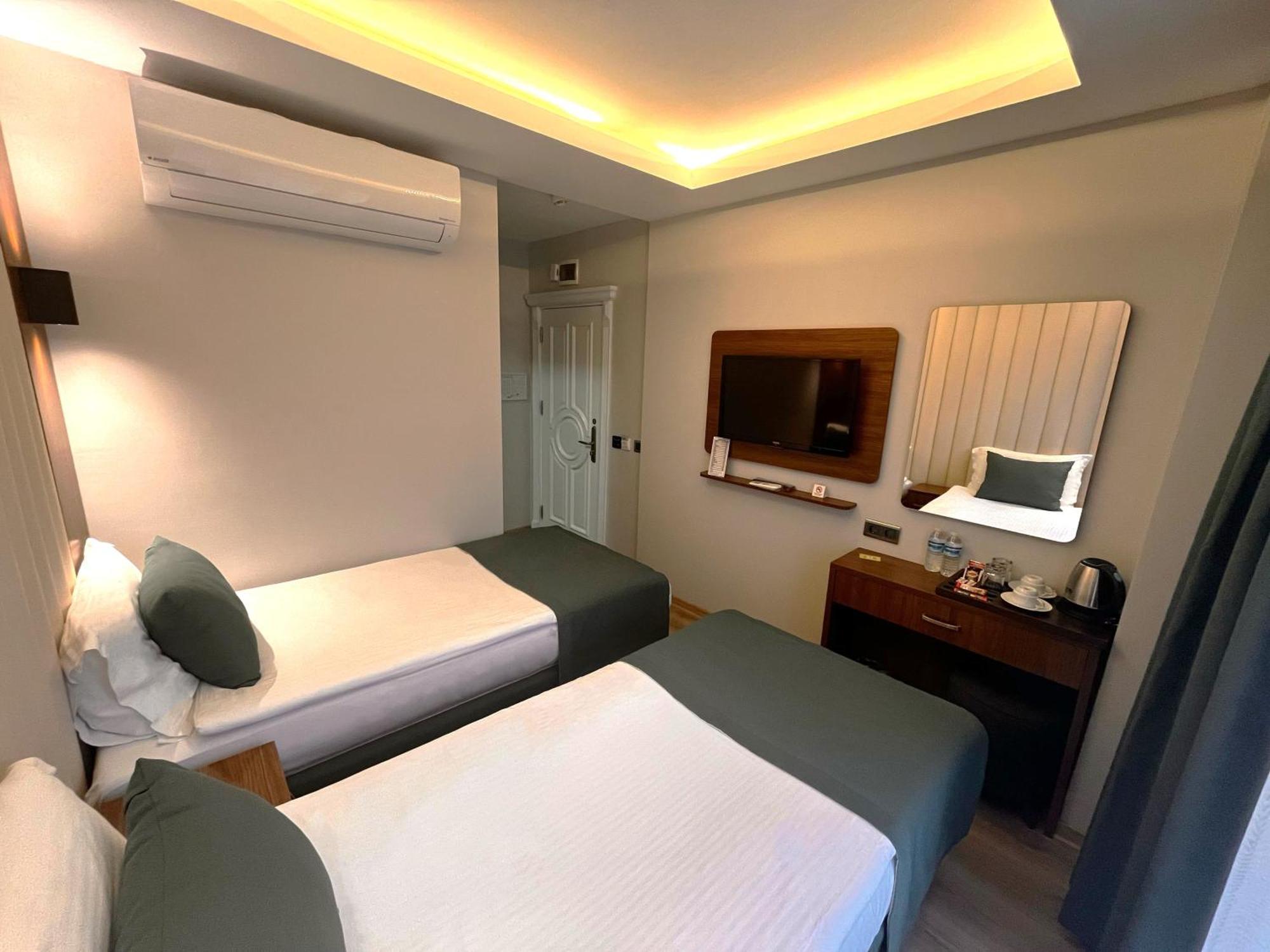 Black Tulip Hotel 4*