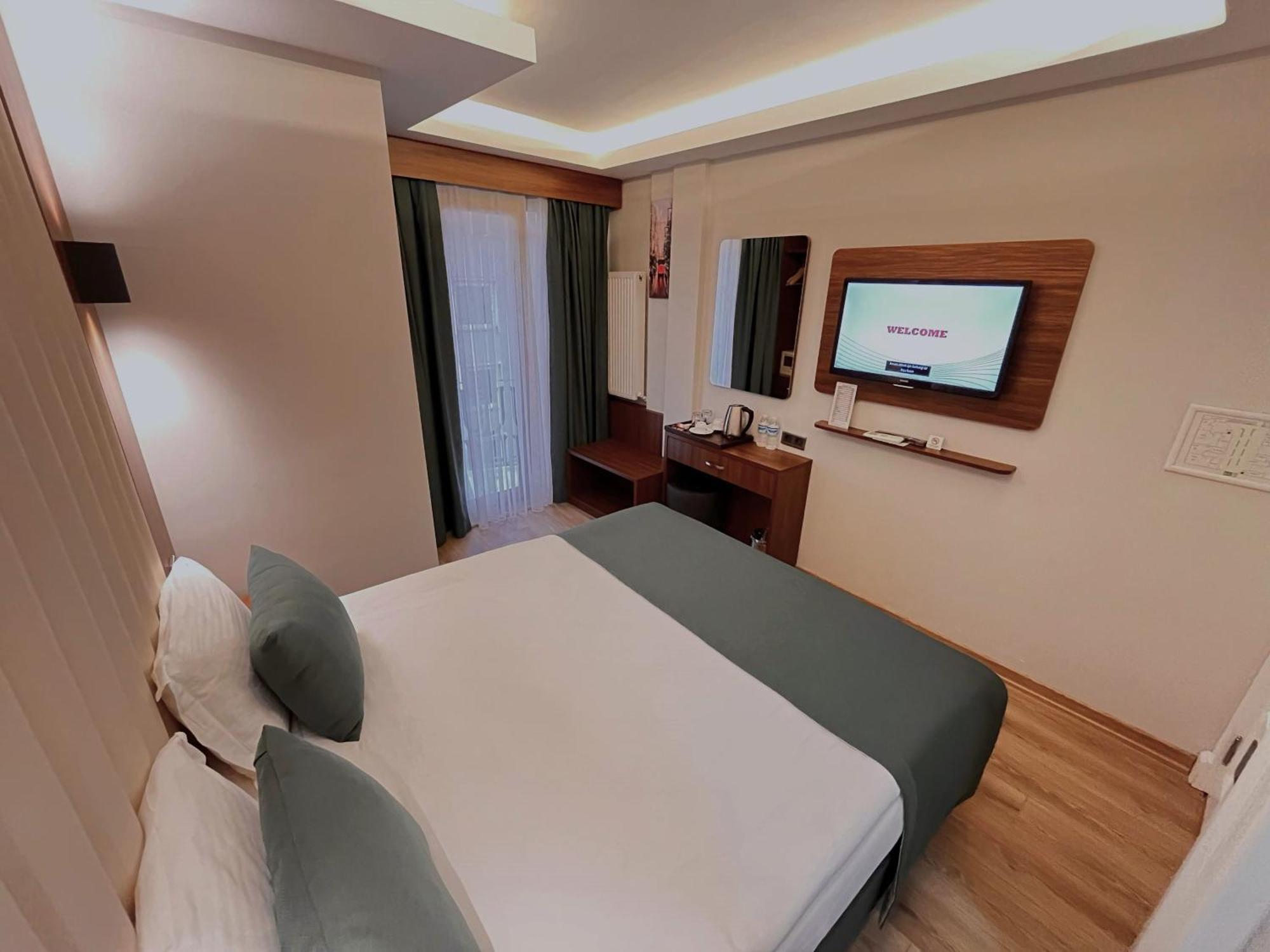 Black Tulip Hotel