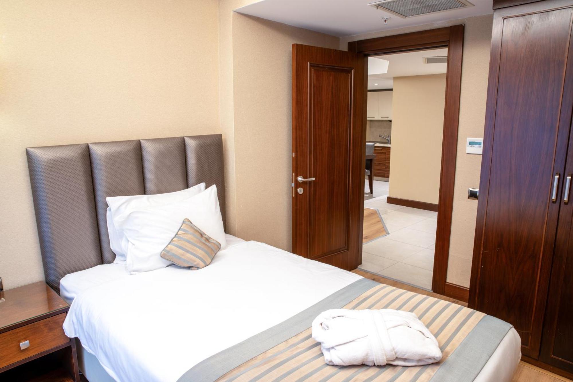 Hotel Grand Aras & 4*