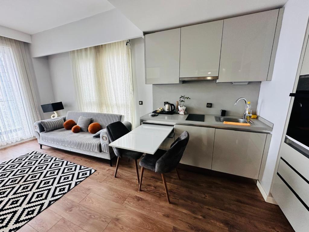 Lux Next To Outlet In High Floor 26 * Istanbul