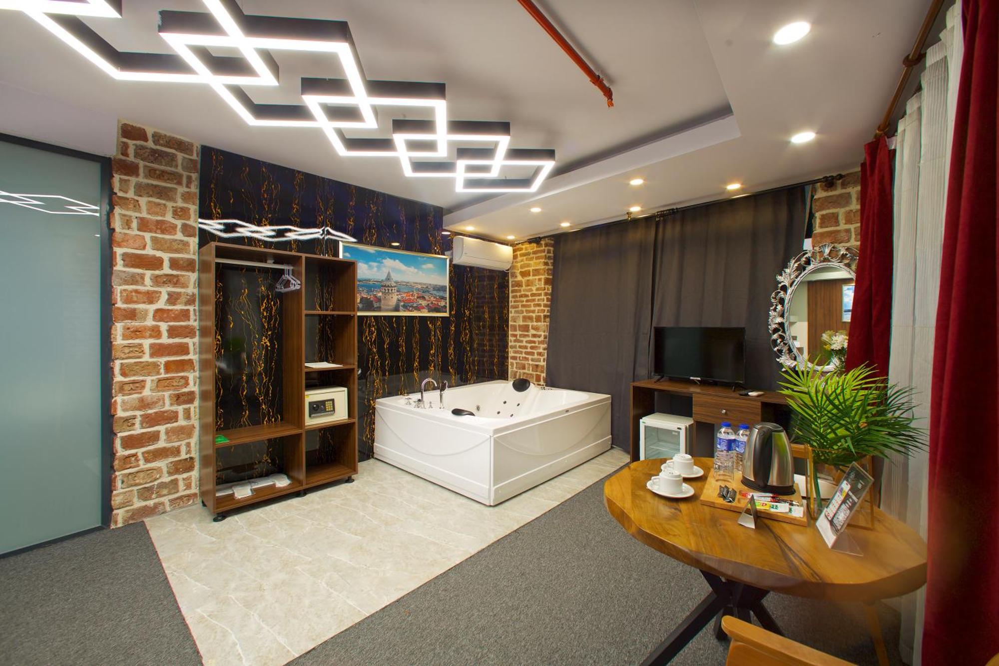 Galata By Boss 3*