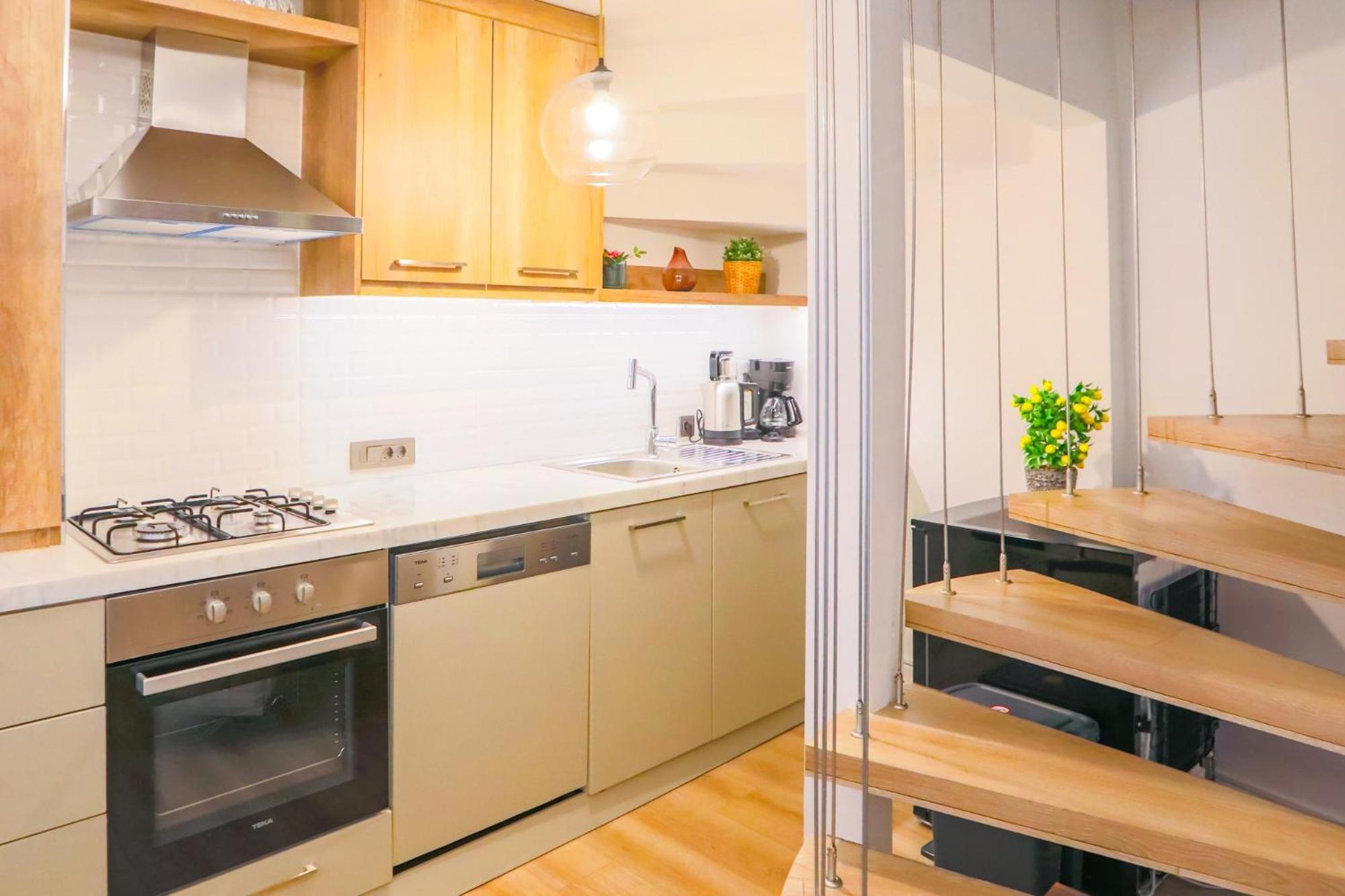 Delightful Flat 500 M To Uskudar Ferry Station