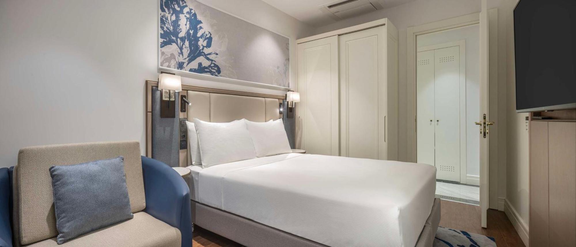 Hilton Mall Of 5*