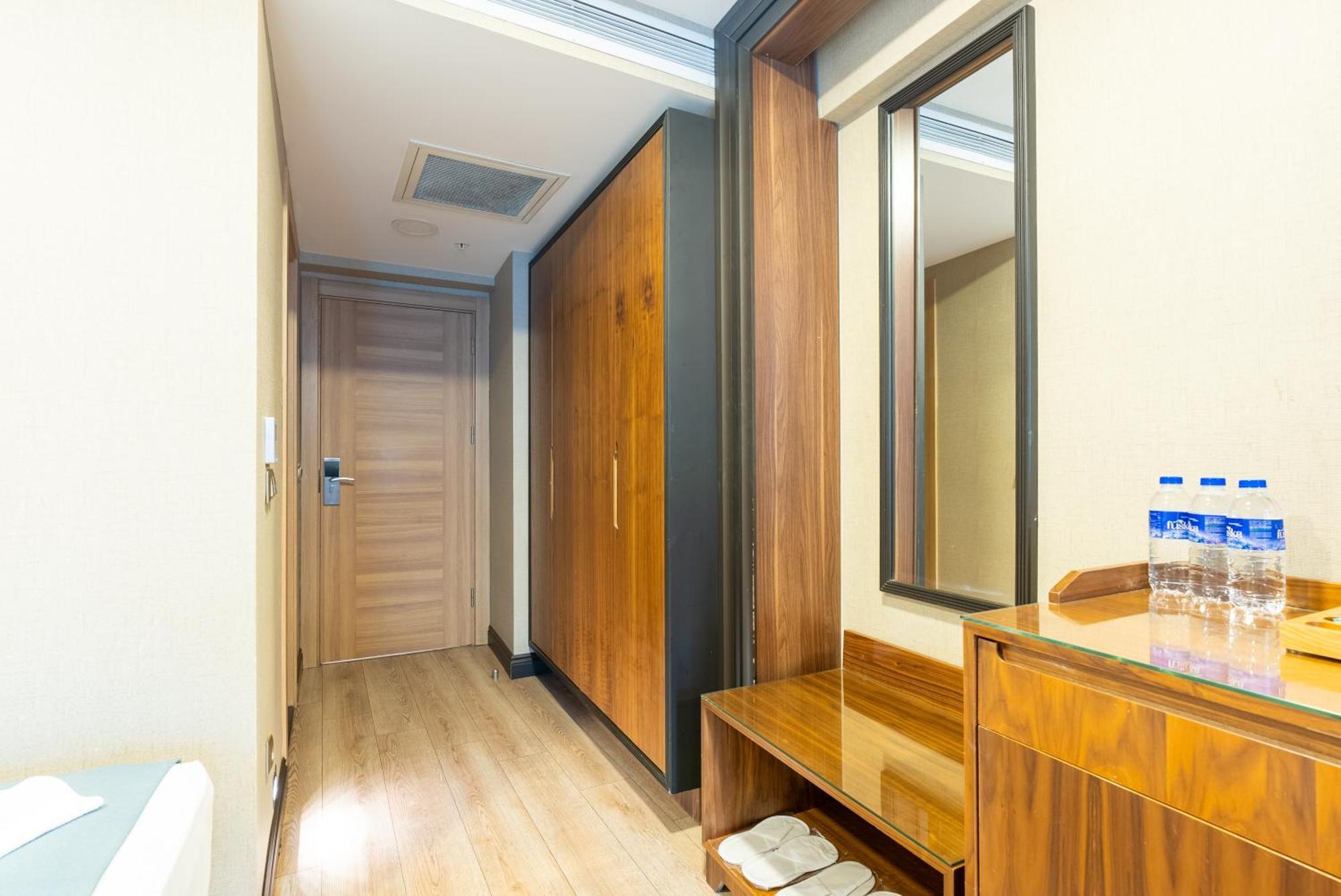 Hotel Valens Downtown 4*