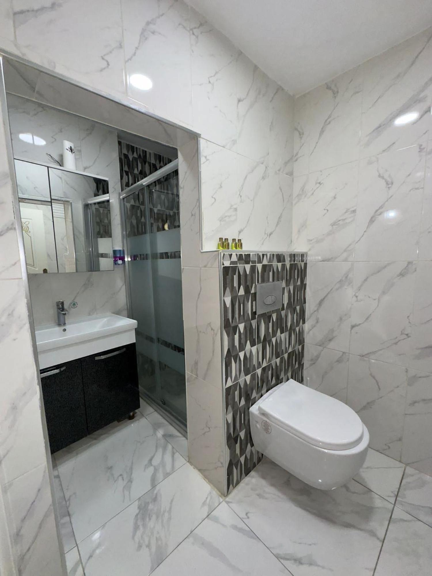 Avrasyaqueen Hotel *