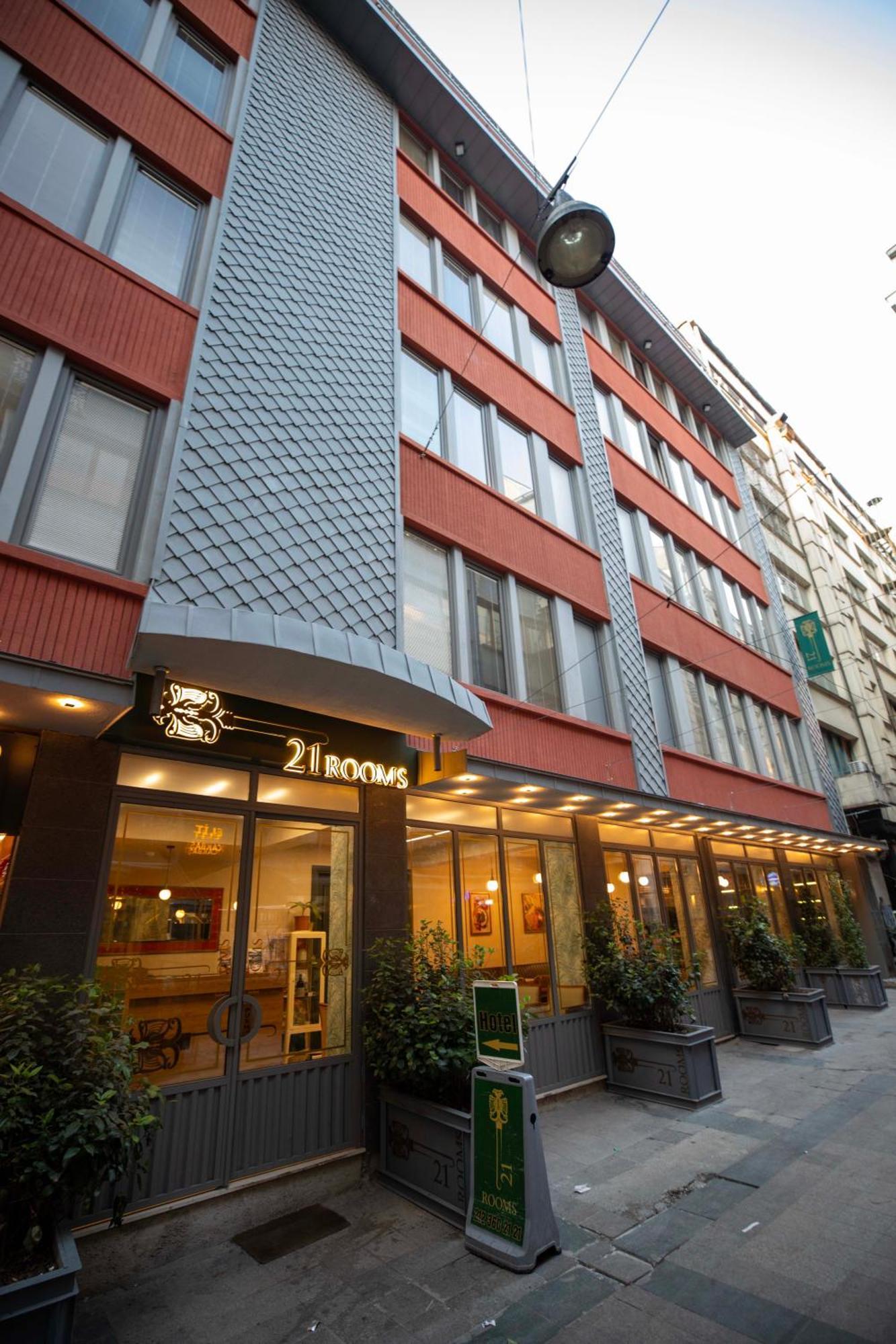 Hotel 21 *