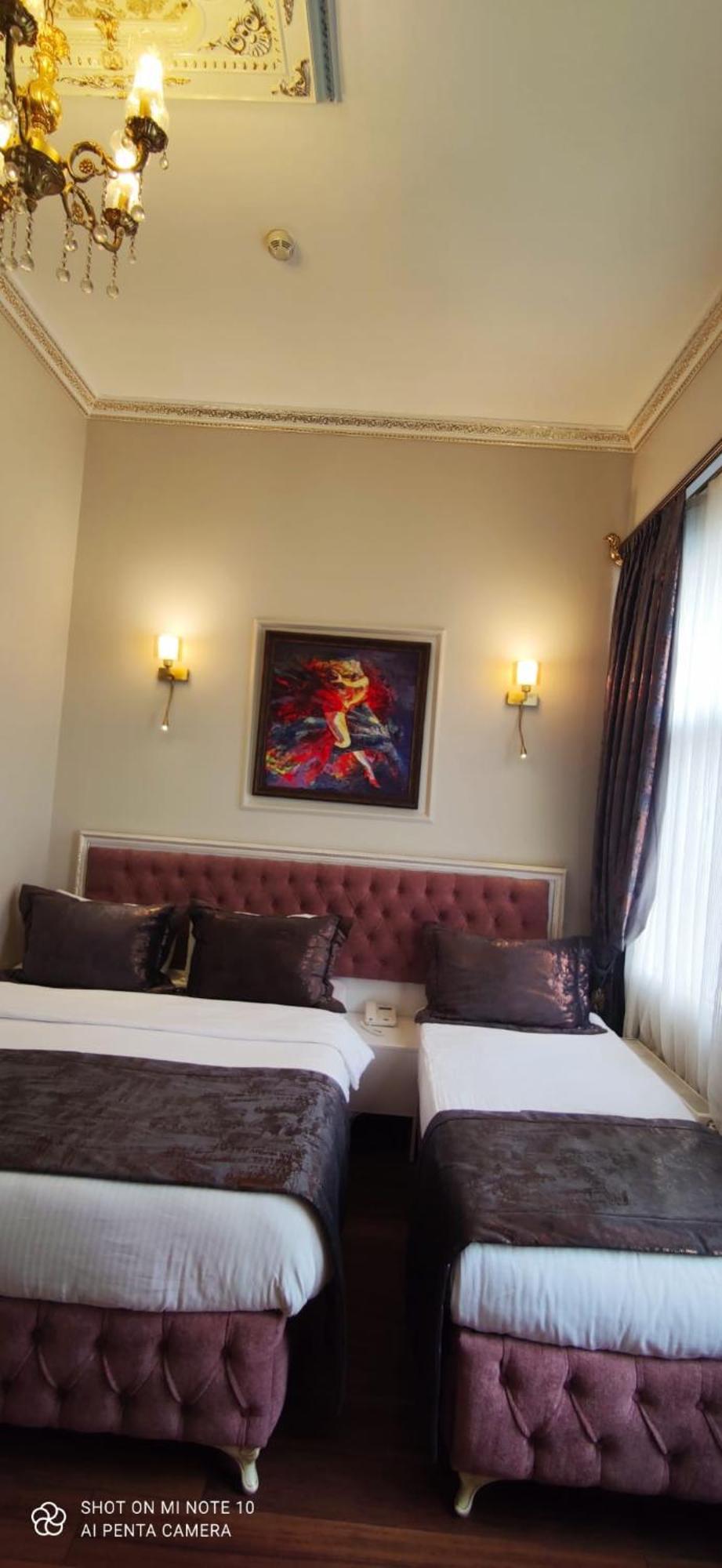 Solomon's Mansion Hotel *