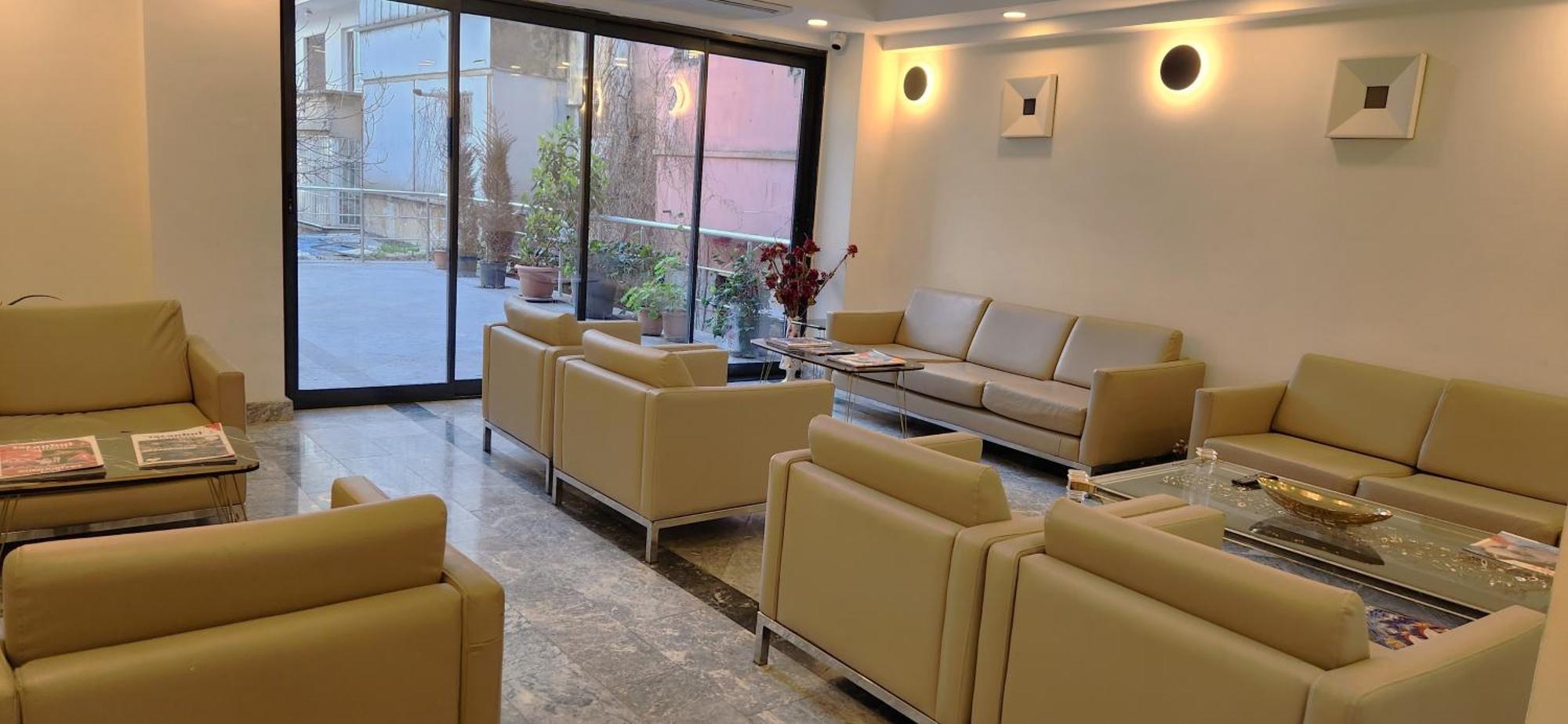 Hotel Shishly Palace 3*