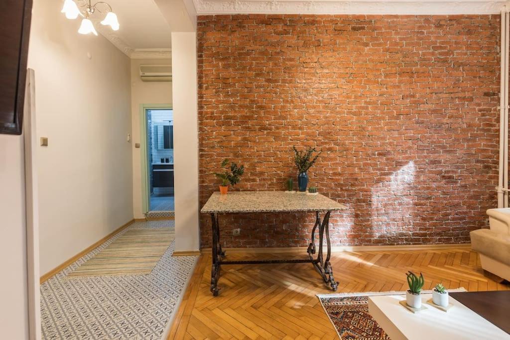 Luxury & Spacious 1br Near Cvk Bosphrous Taksim Apartment *