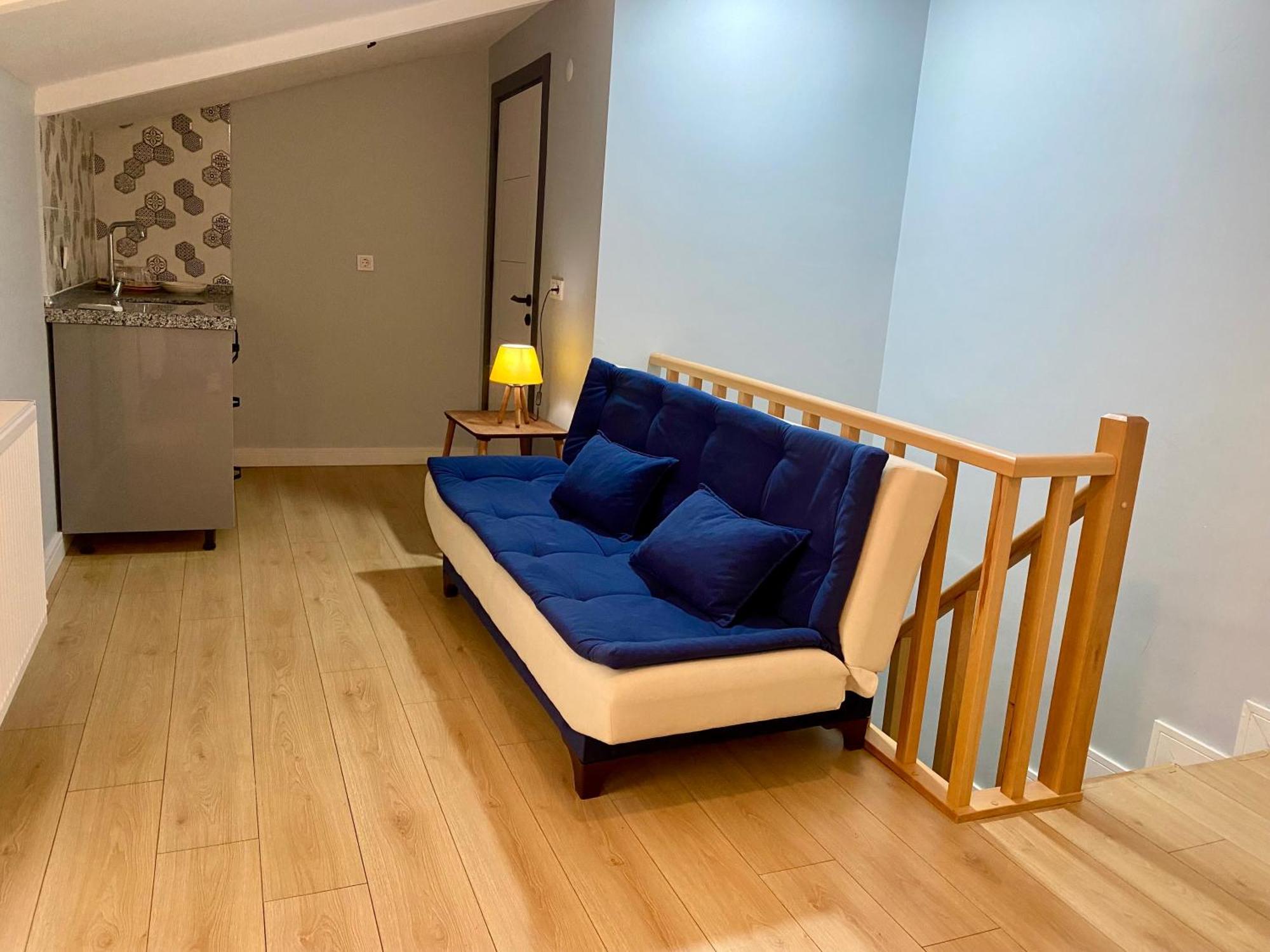 Modern , Spacious, Duplex *
