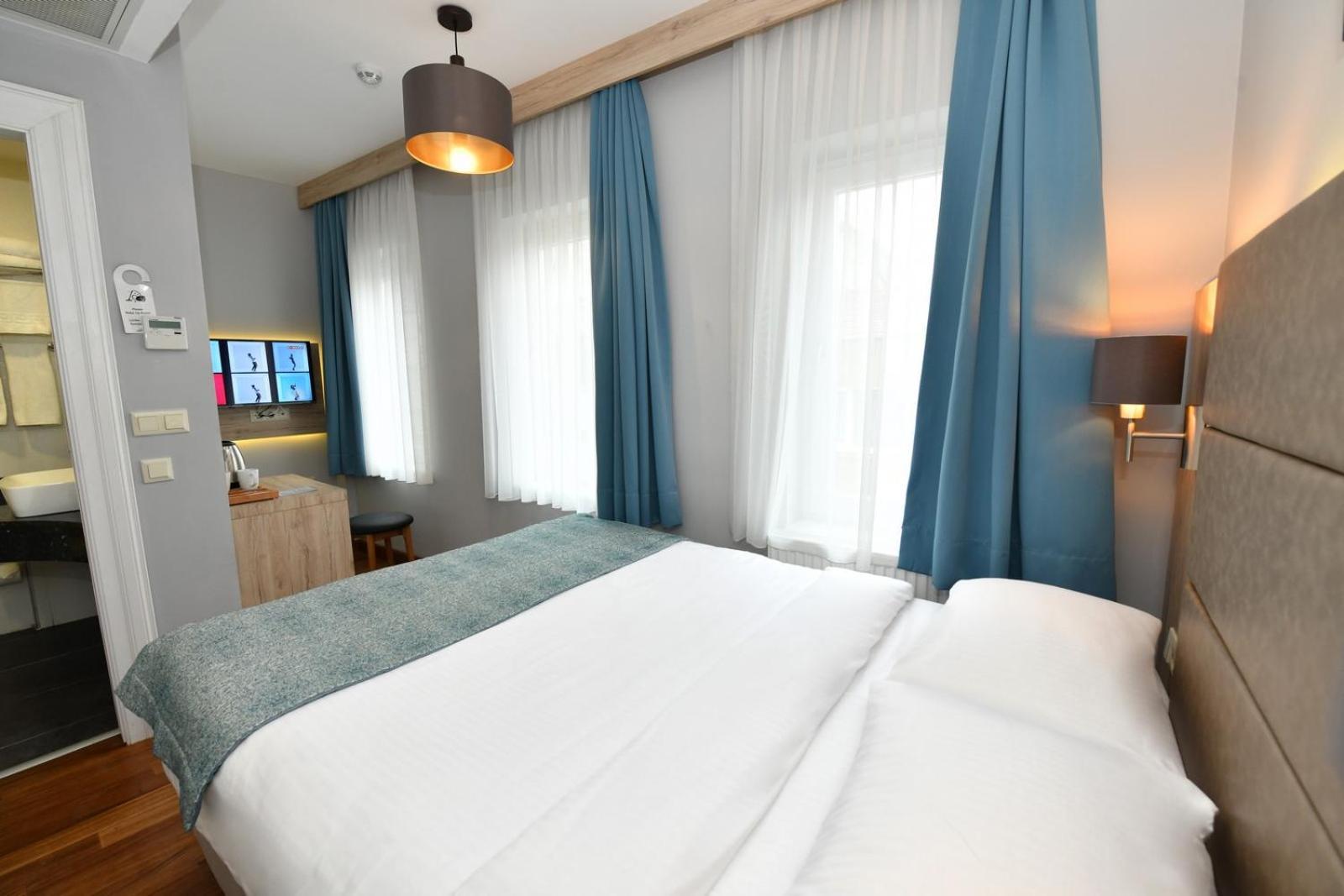Andi Hotel