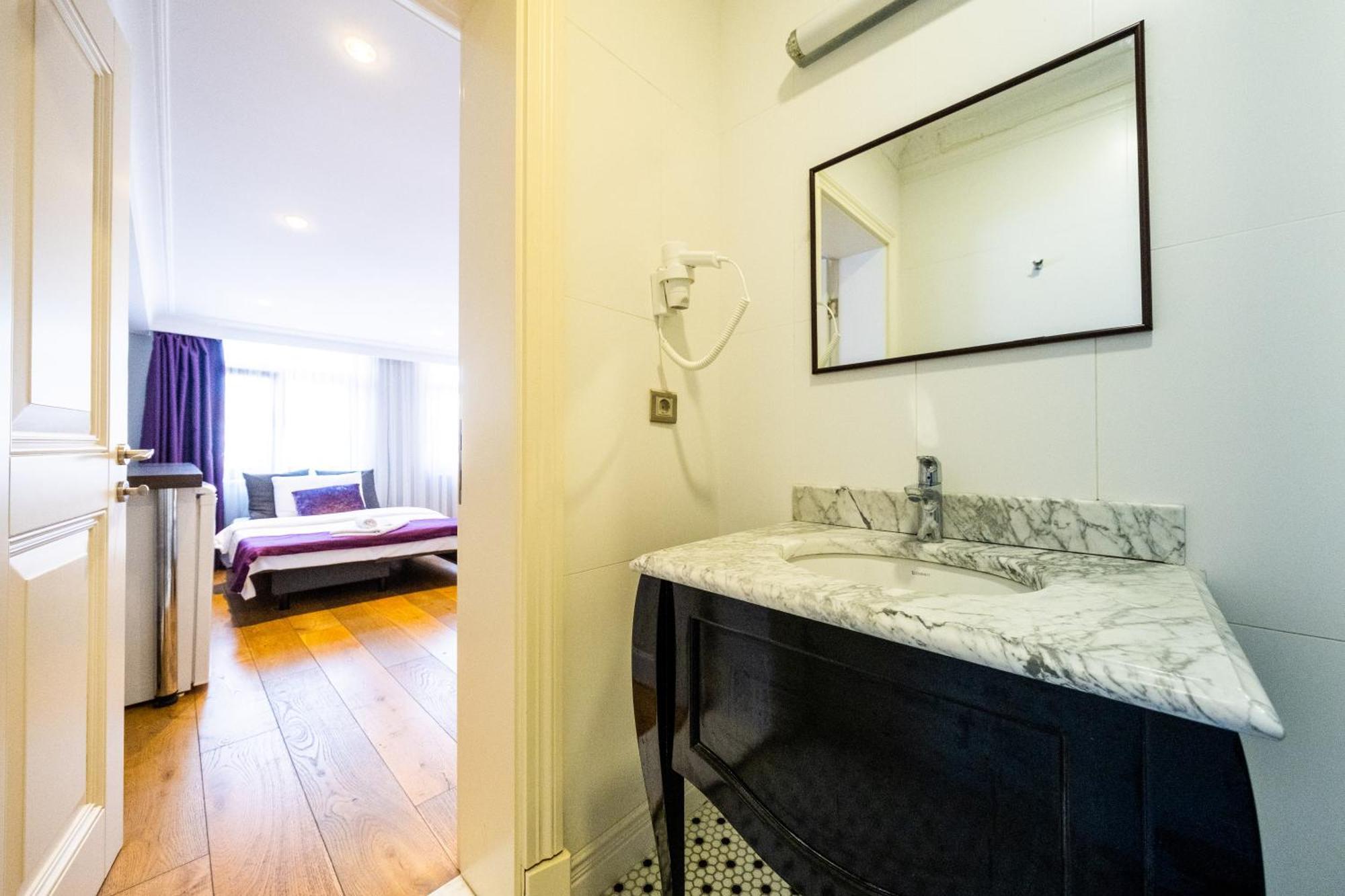The Luxury Frame Suites