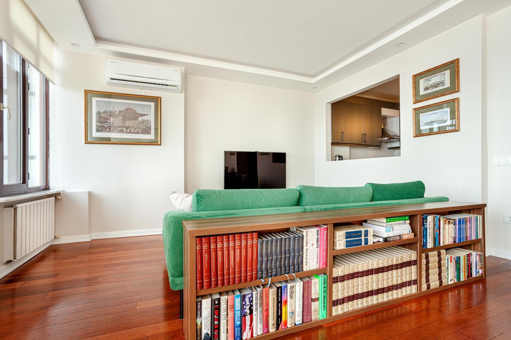 Signature Luxury At Galataport / Emre 09 Apartment Istanbul
