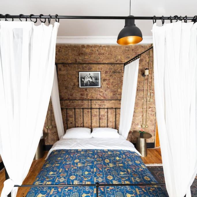 Beyoglu'nda 4+1 Ferah, Manzarali Tarihi Apartment