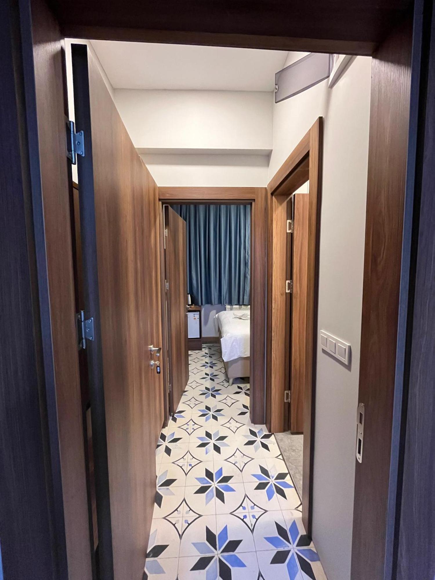 Andi Hotel 2*