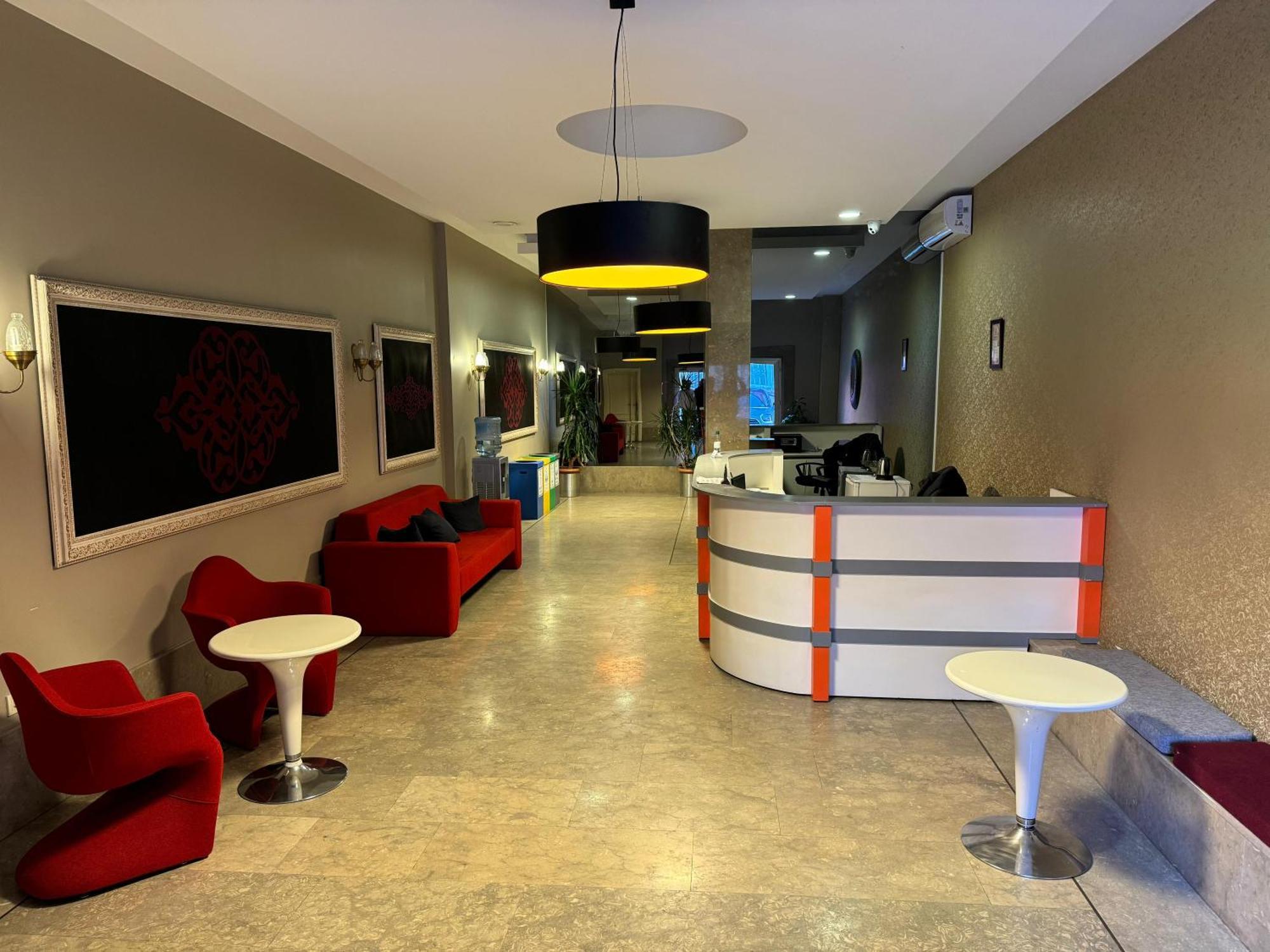 Aderans Hotel