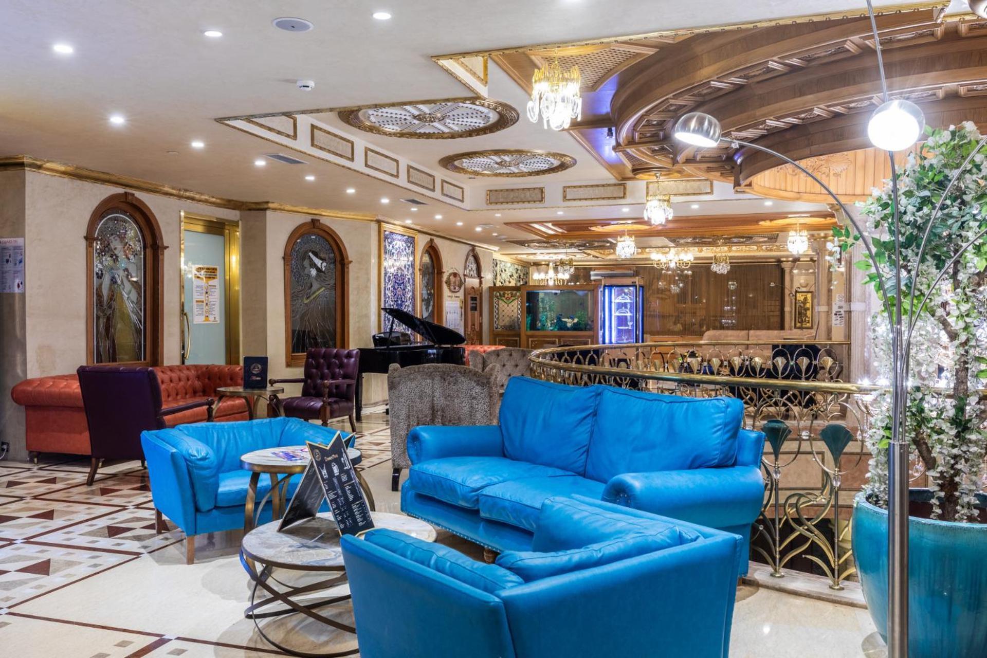 Wyndham Old Hotel 5*