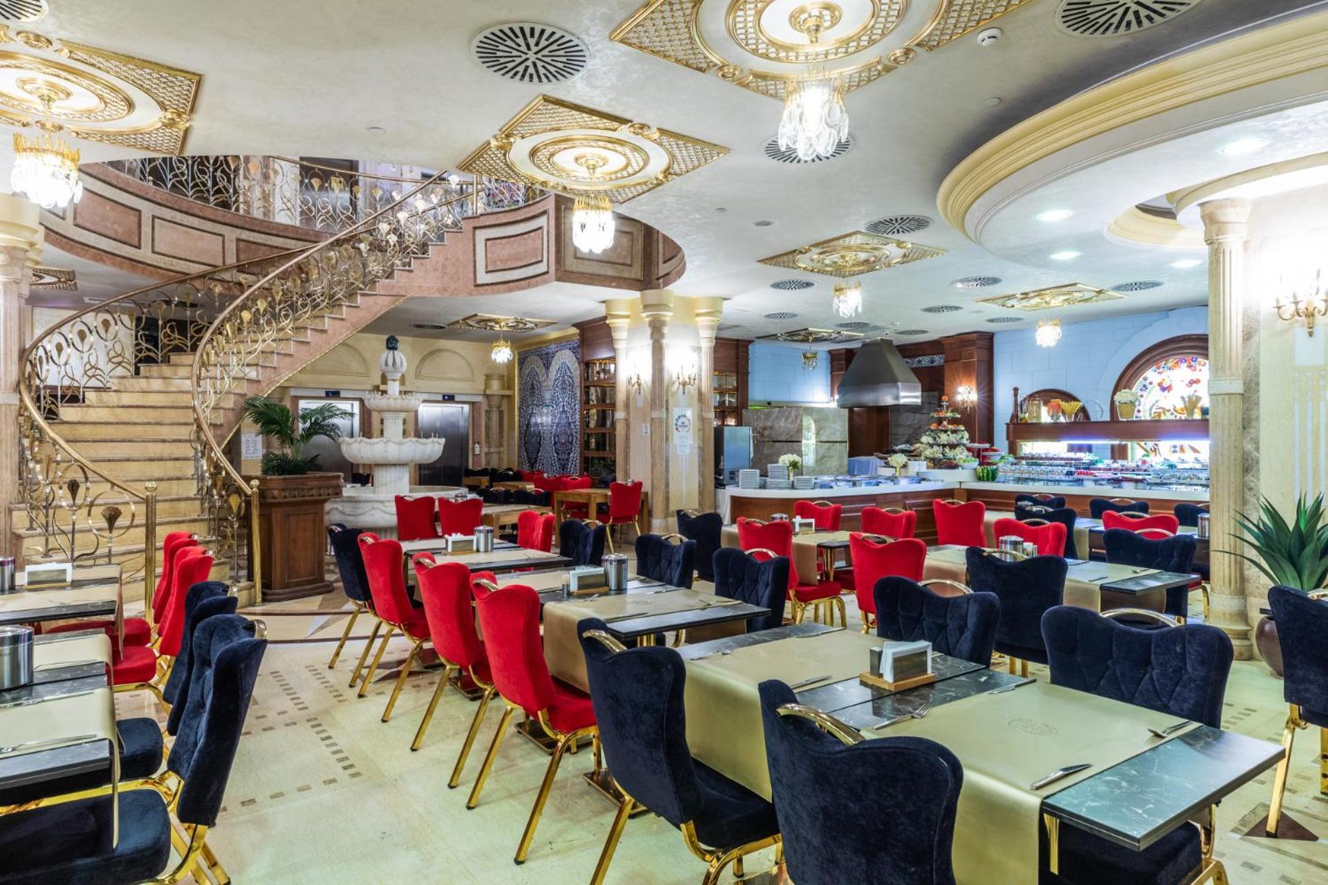 Wyndham Old Hotel 5*