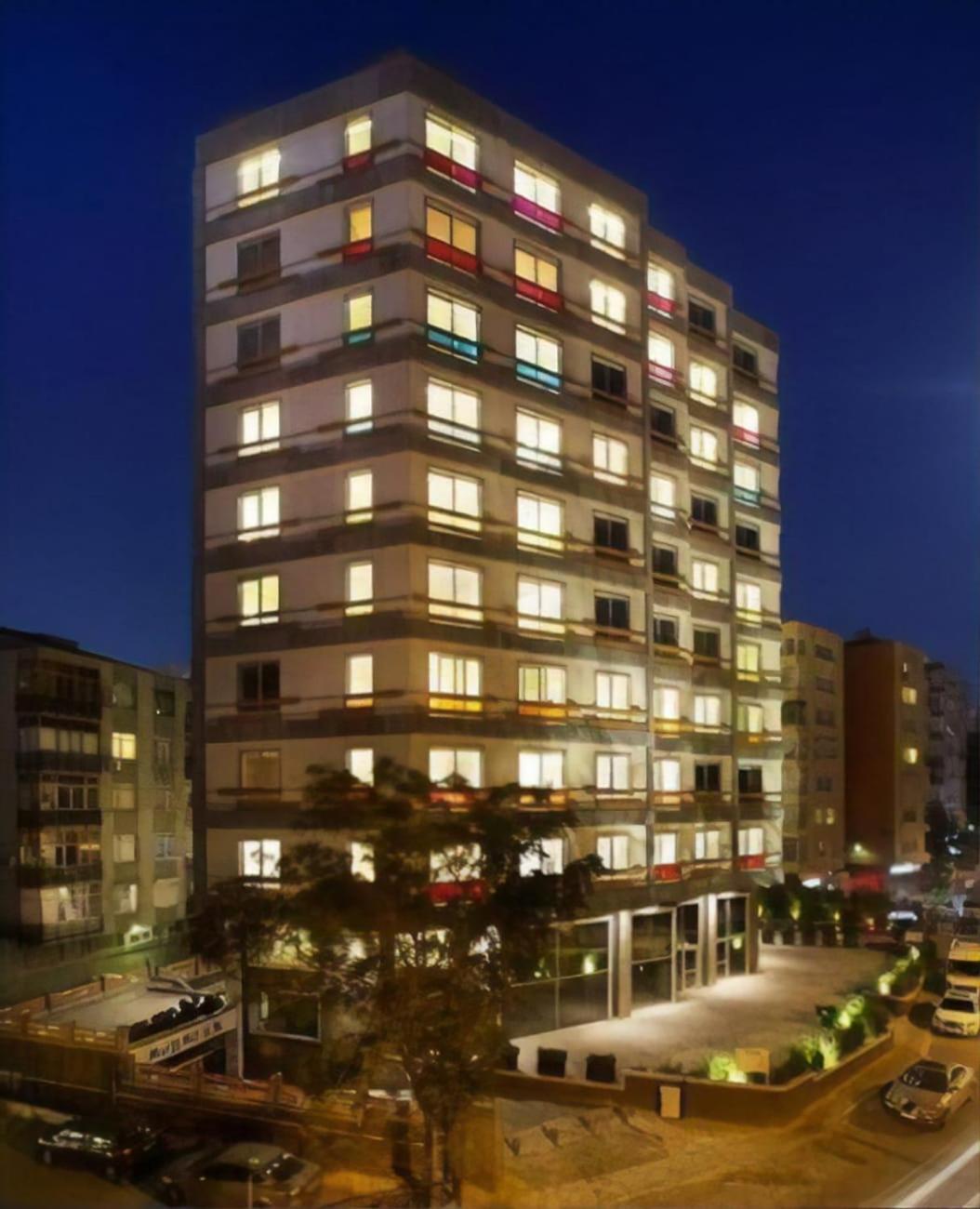 Ar-mo-ni Apartment