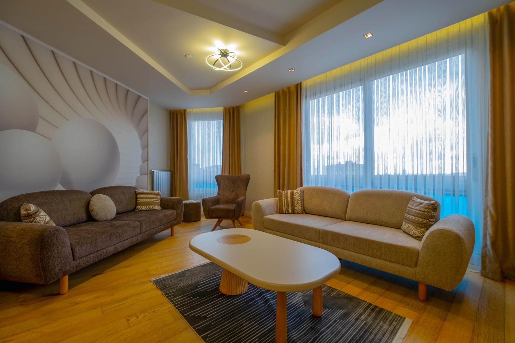 Ar-mo-ni Apartment *