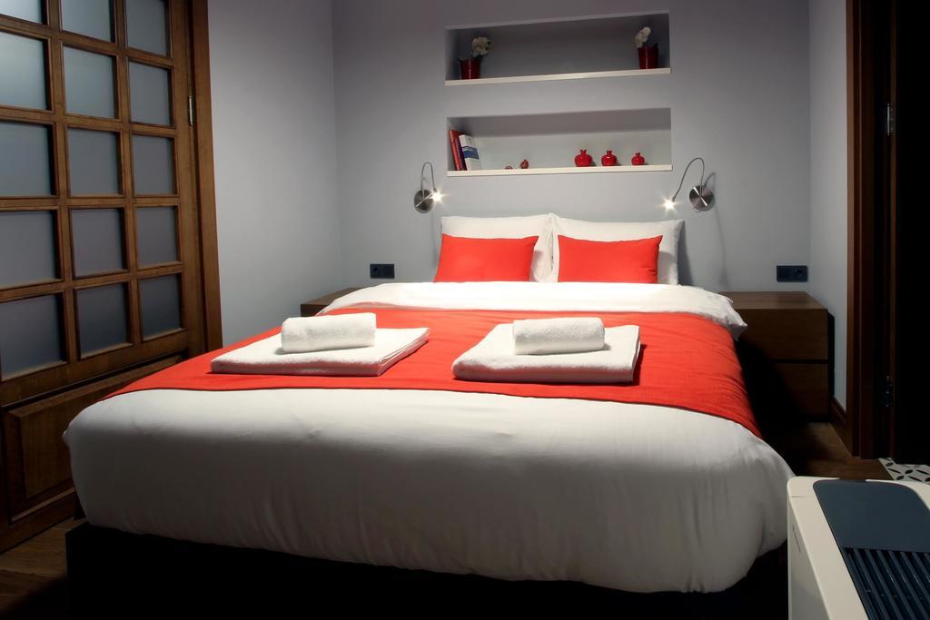 La Casa Pera Suites 3*