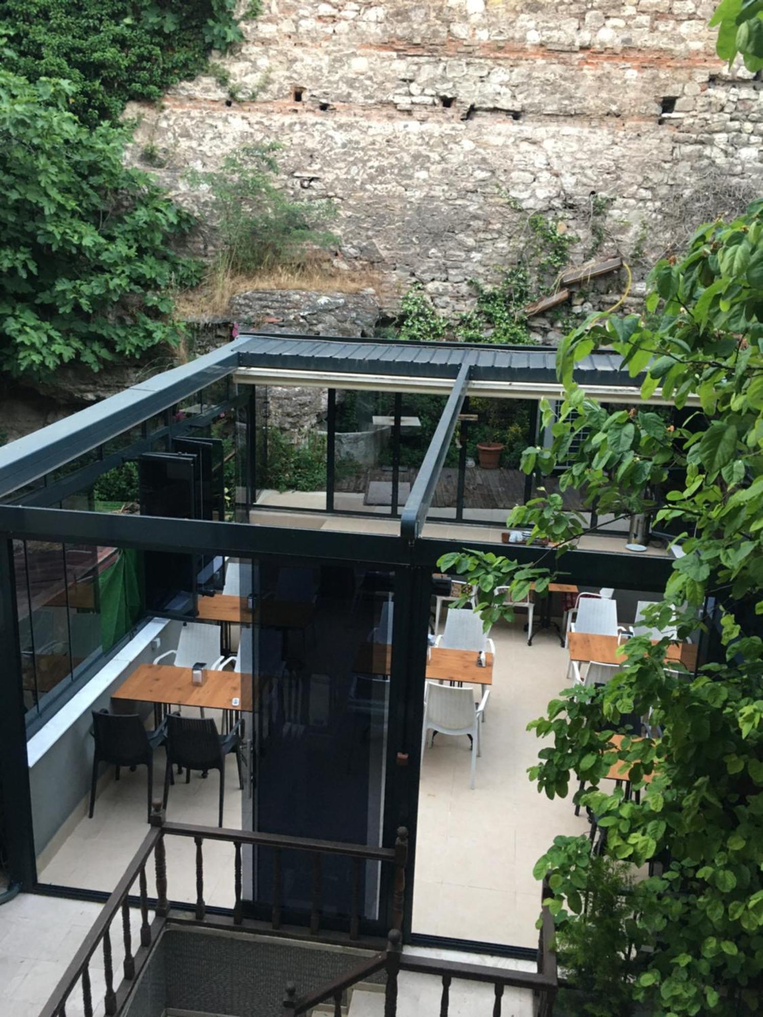 Amida House Aparthotel 2*
