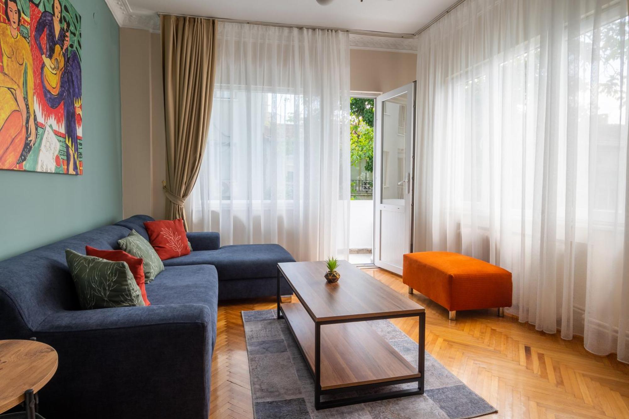 Fully Equipped & Modern Designed Spectacular 3br