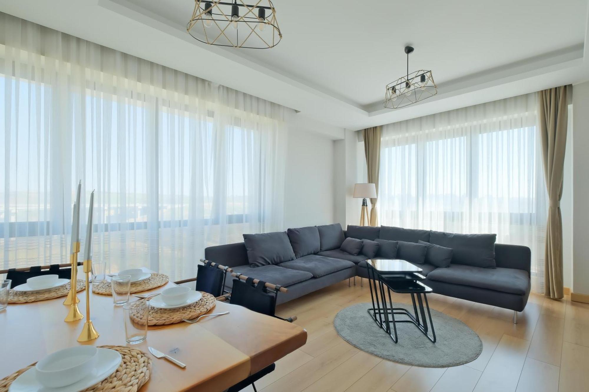 Apartment Grand By Newinn