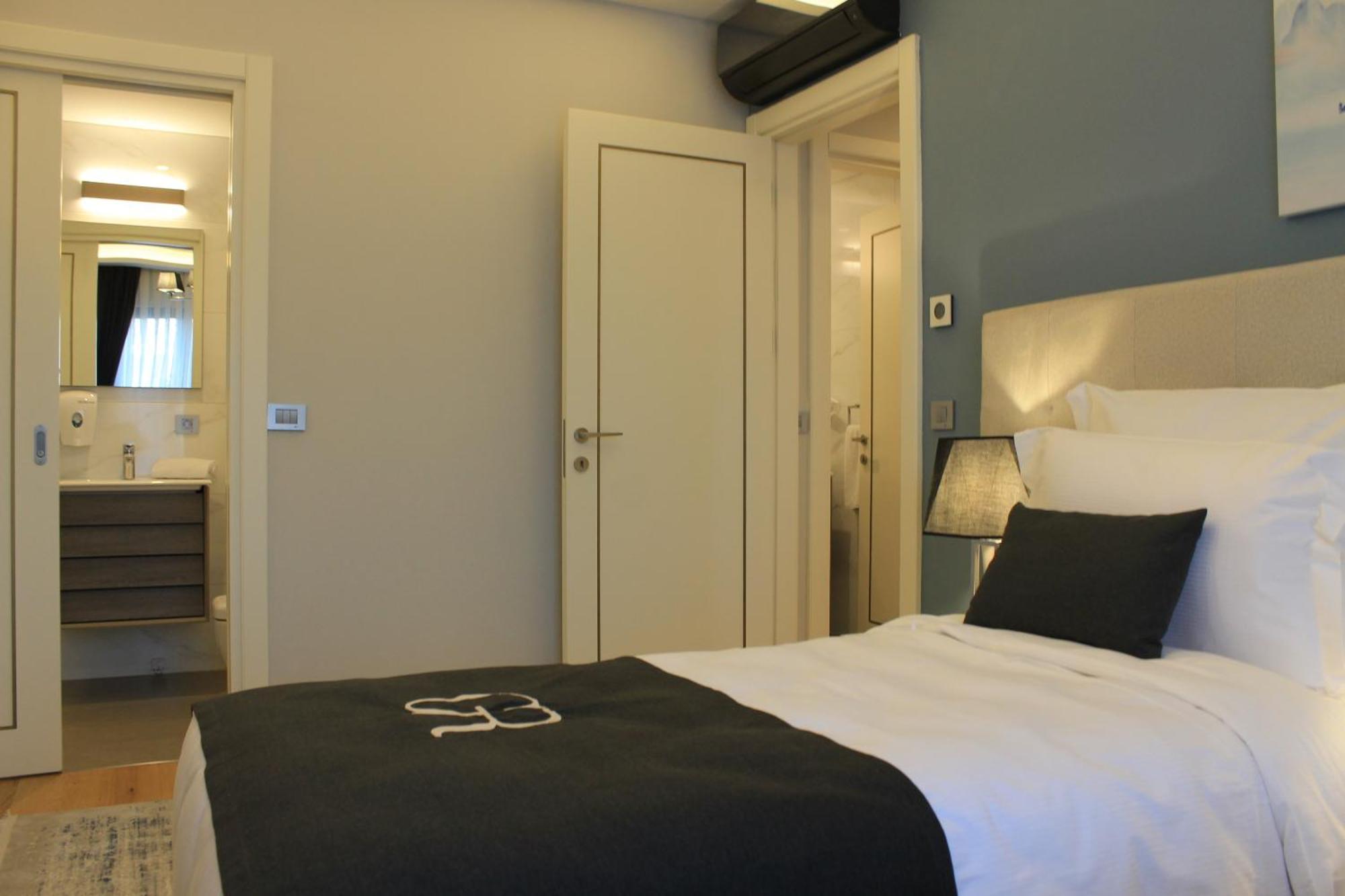 Garlon Hotel