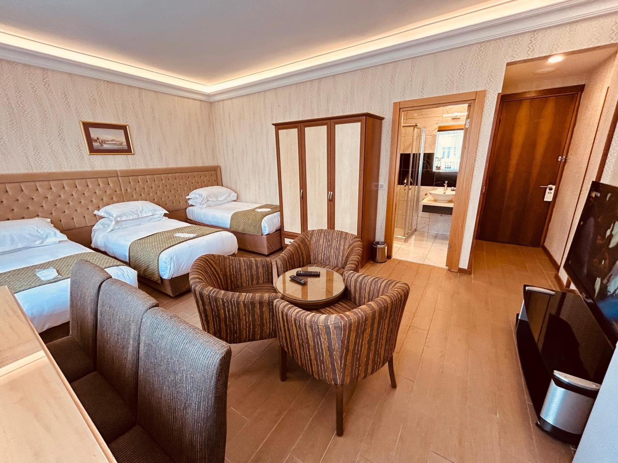 Hotel Lily *