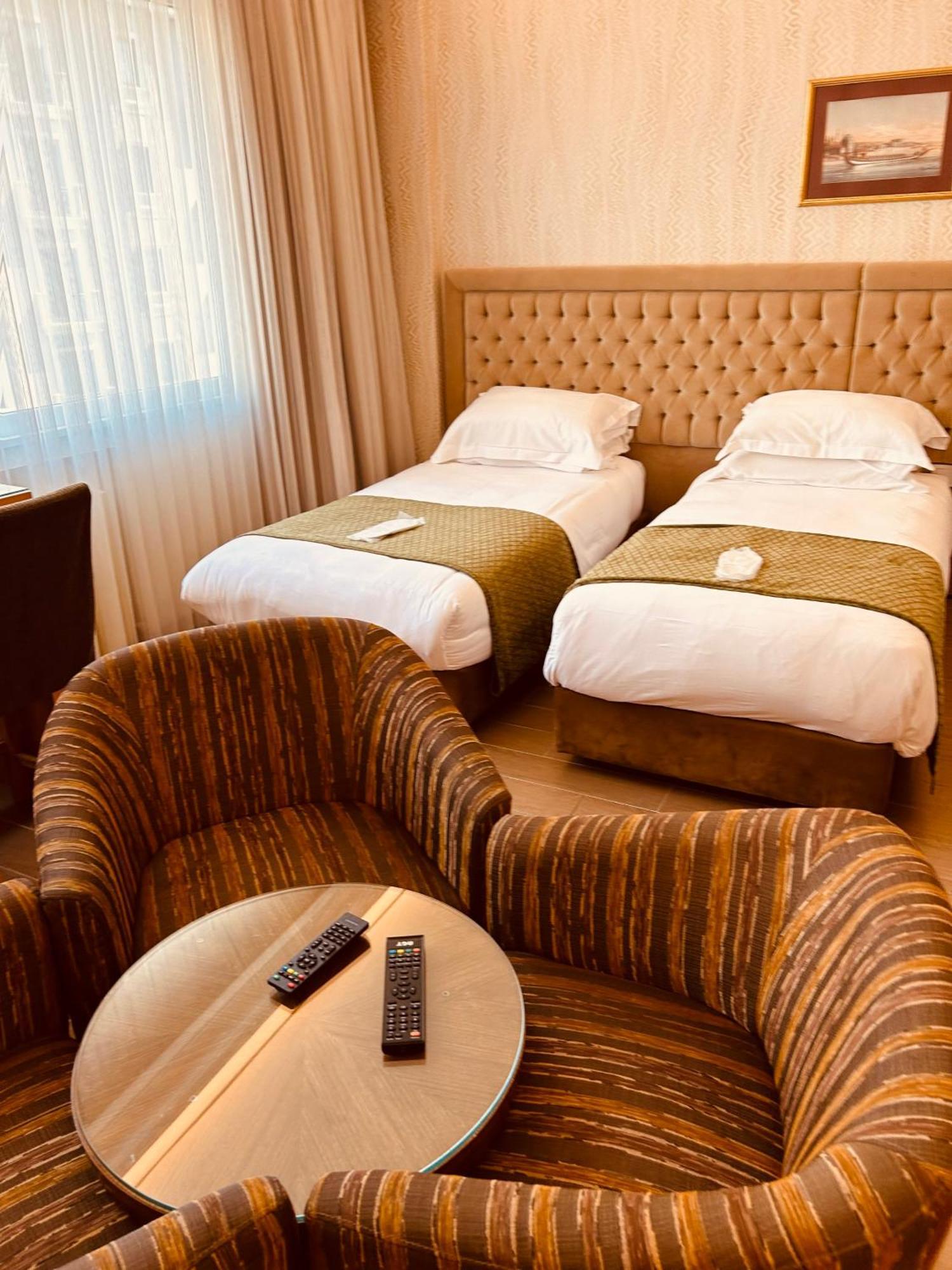 Hotel Lily