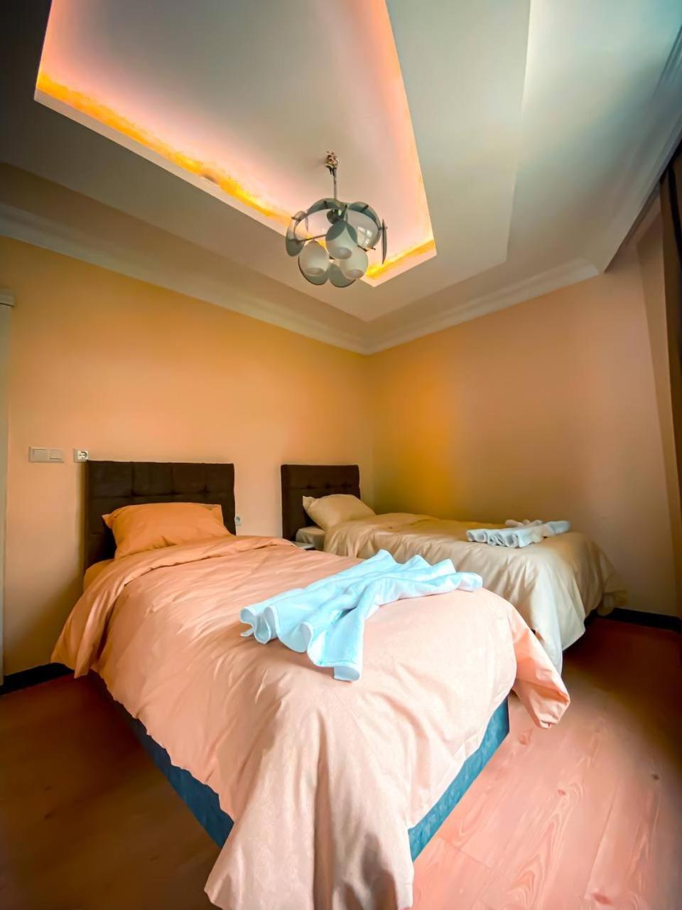 Eyuepsultan Abs Apartment