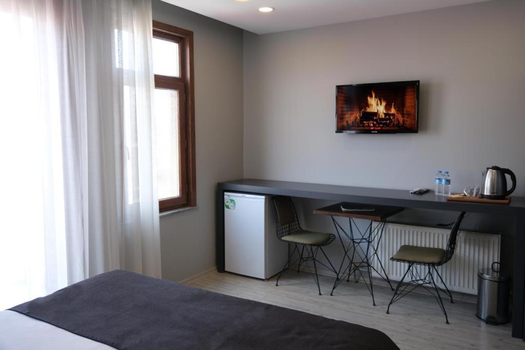Pera Aparthotel *