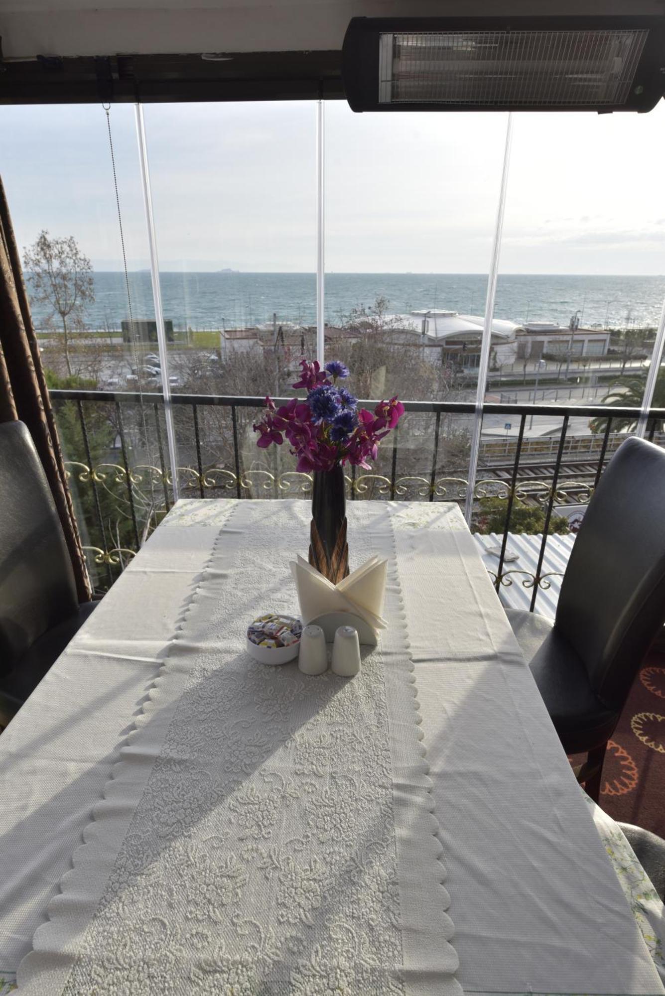 Hotel Golden Palace Sea View 3*