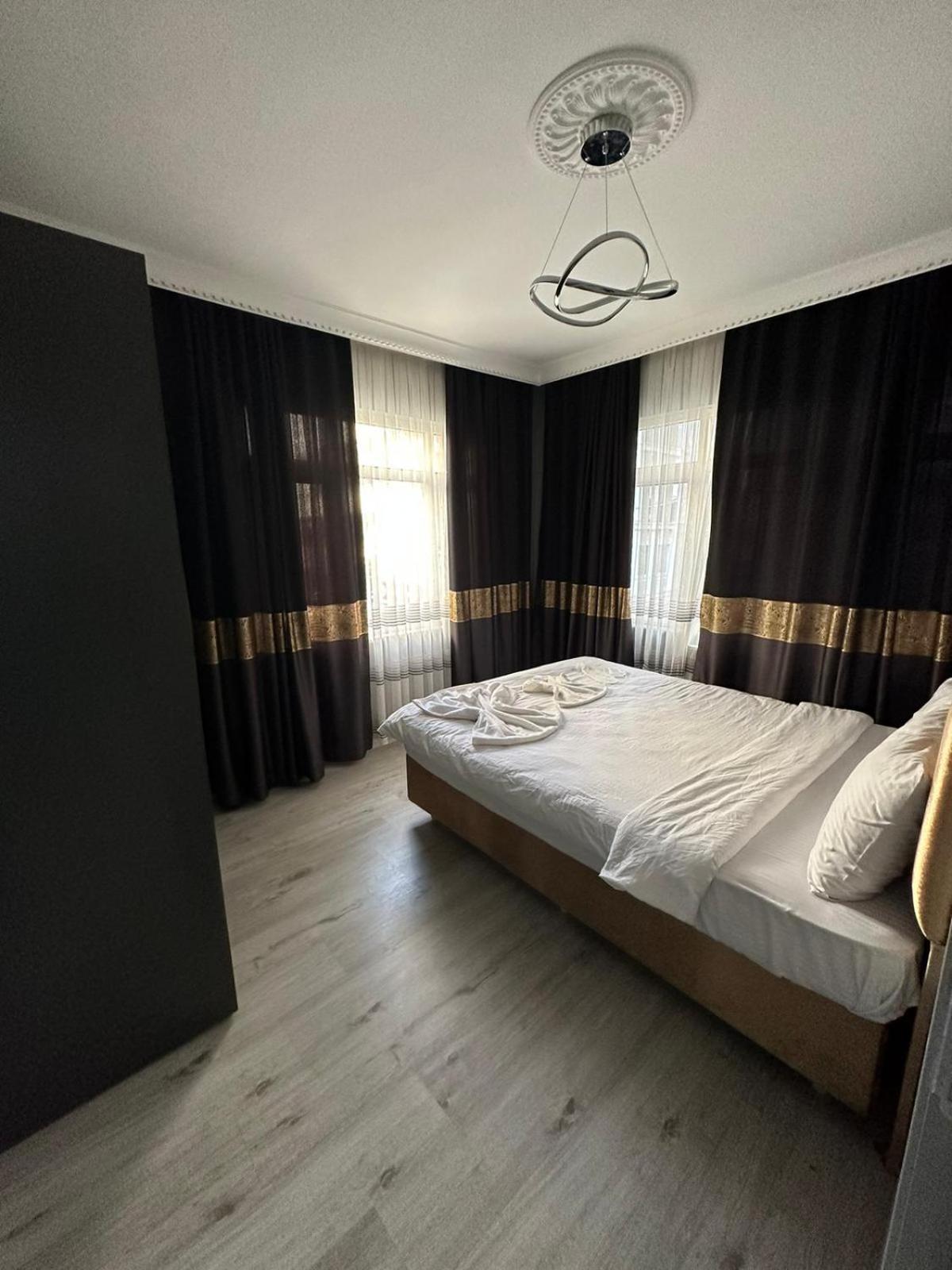 Bed & Breakfast Travel