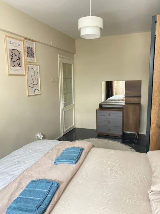 Comfy - Spacious Flat On The Kadikoey Seaside Daire İstanbul