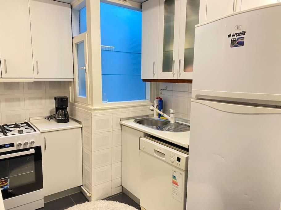 Daire Comfy - Spacious Flat On The Kadikoey Seaside *