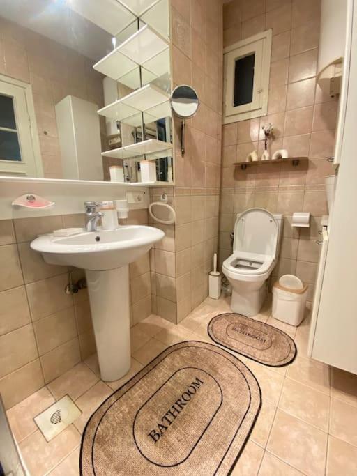 Comfy - Spacious Flat On The Kadikoey Seaside * İstanbul