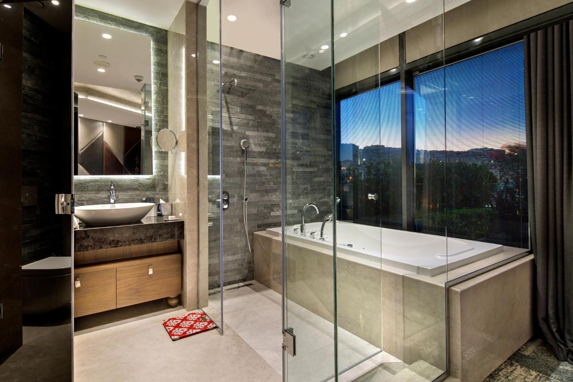Doubletree By Hilton - Piyalepasa 5*