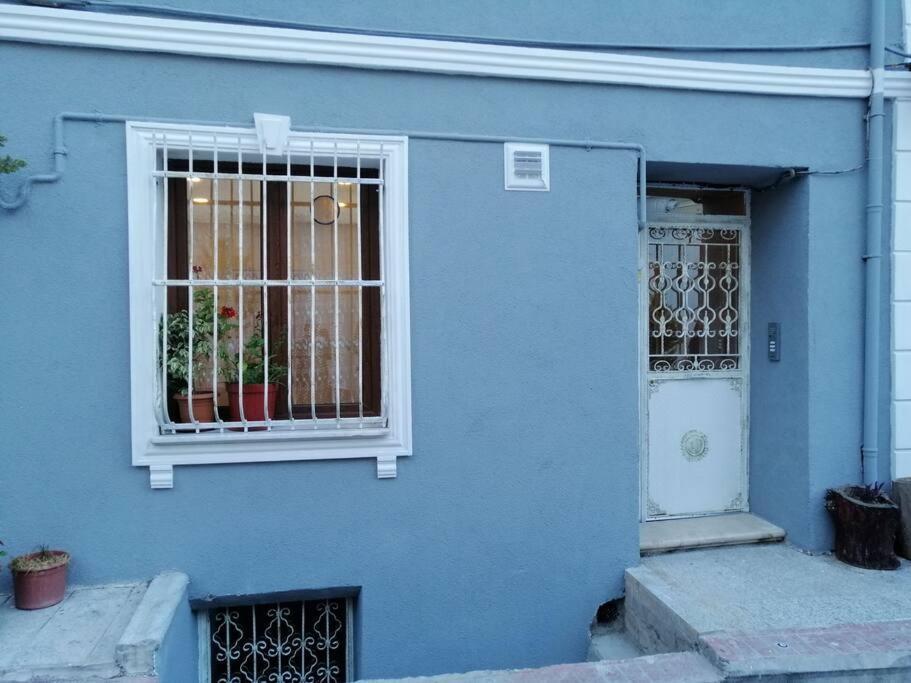 Historical Comfy Flat In Beyoglu Tophane, Galata Apartment