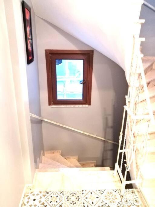 Historical Comfy Flat In Beyoglu Tophane, Galata *