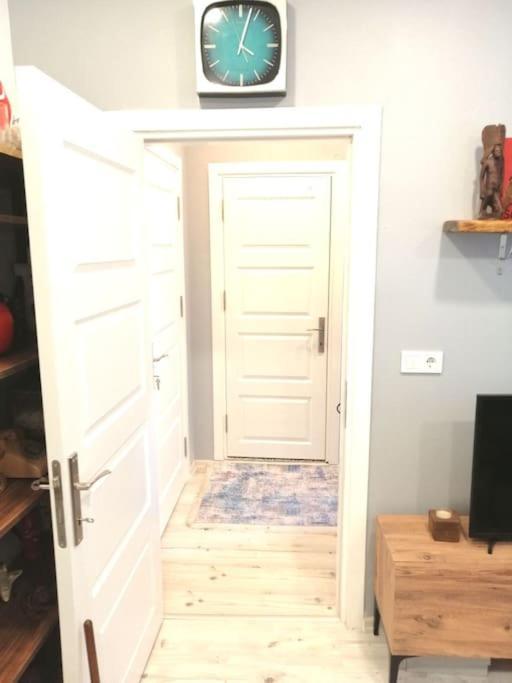 Historical Comfy Flat In Beyoglu Tophane, Galata