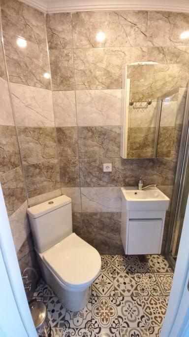 Historical Comfy Flat In Beyoglu Tophane, Galata Apartment