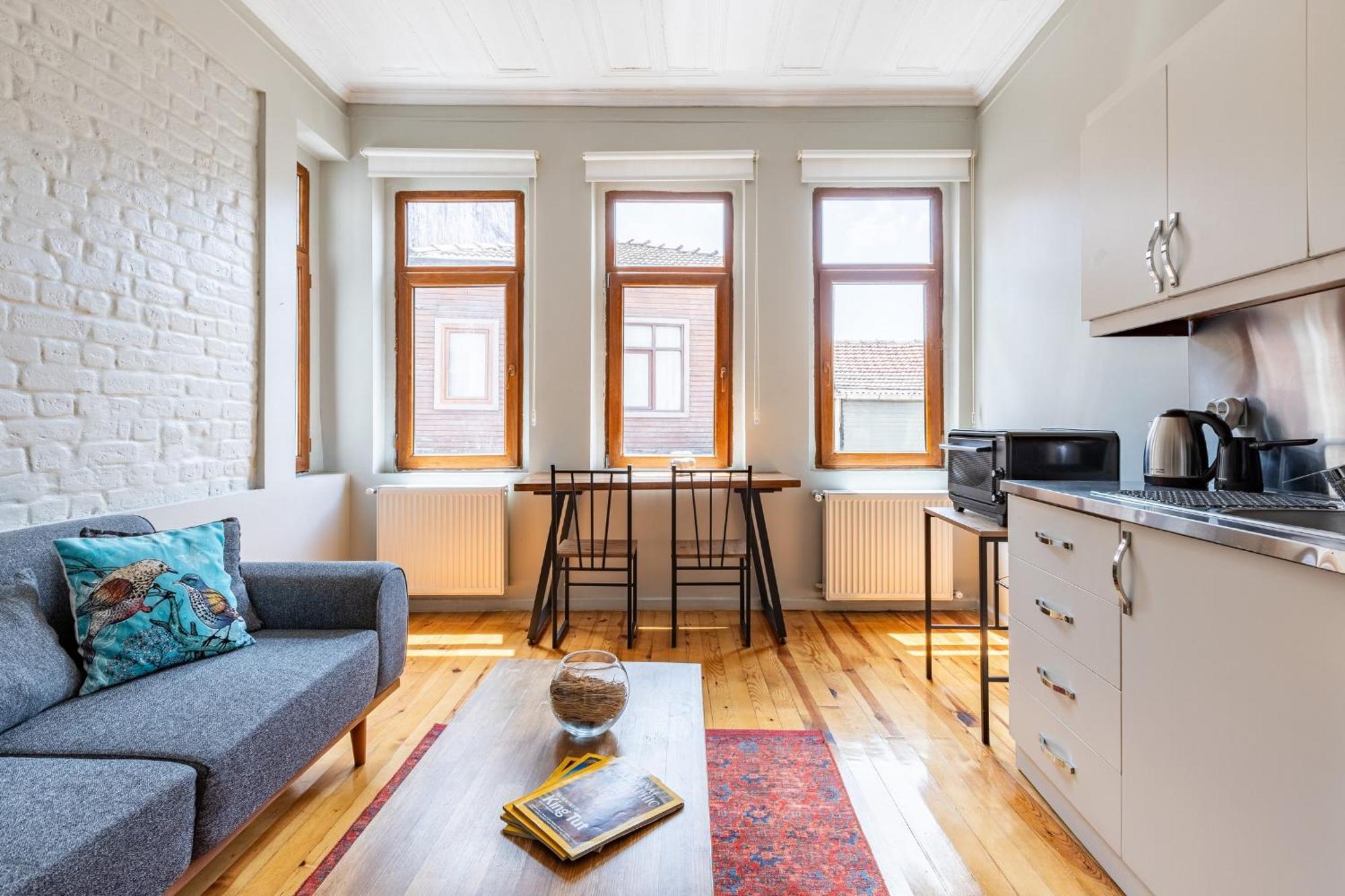 Pin Exclusive 1 Bd Taksim B3 *